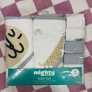 NWT Bath Set for babies